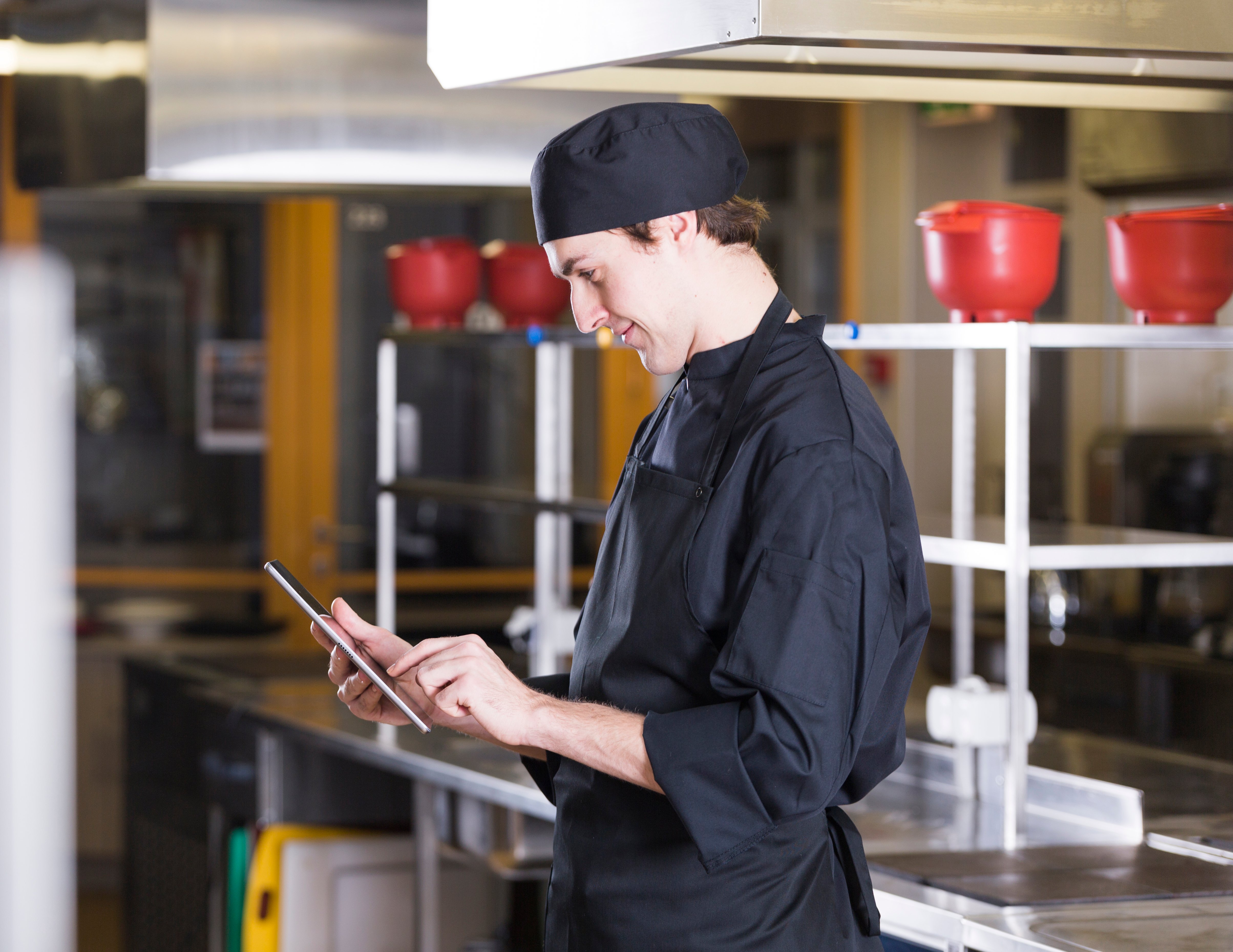 chef-with-tablet