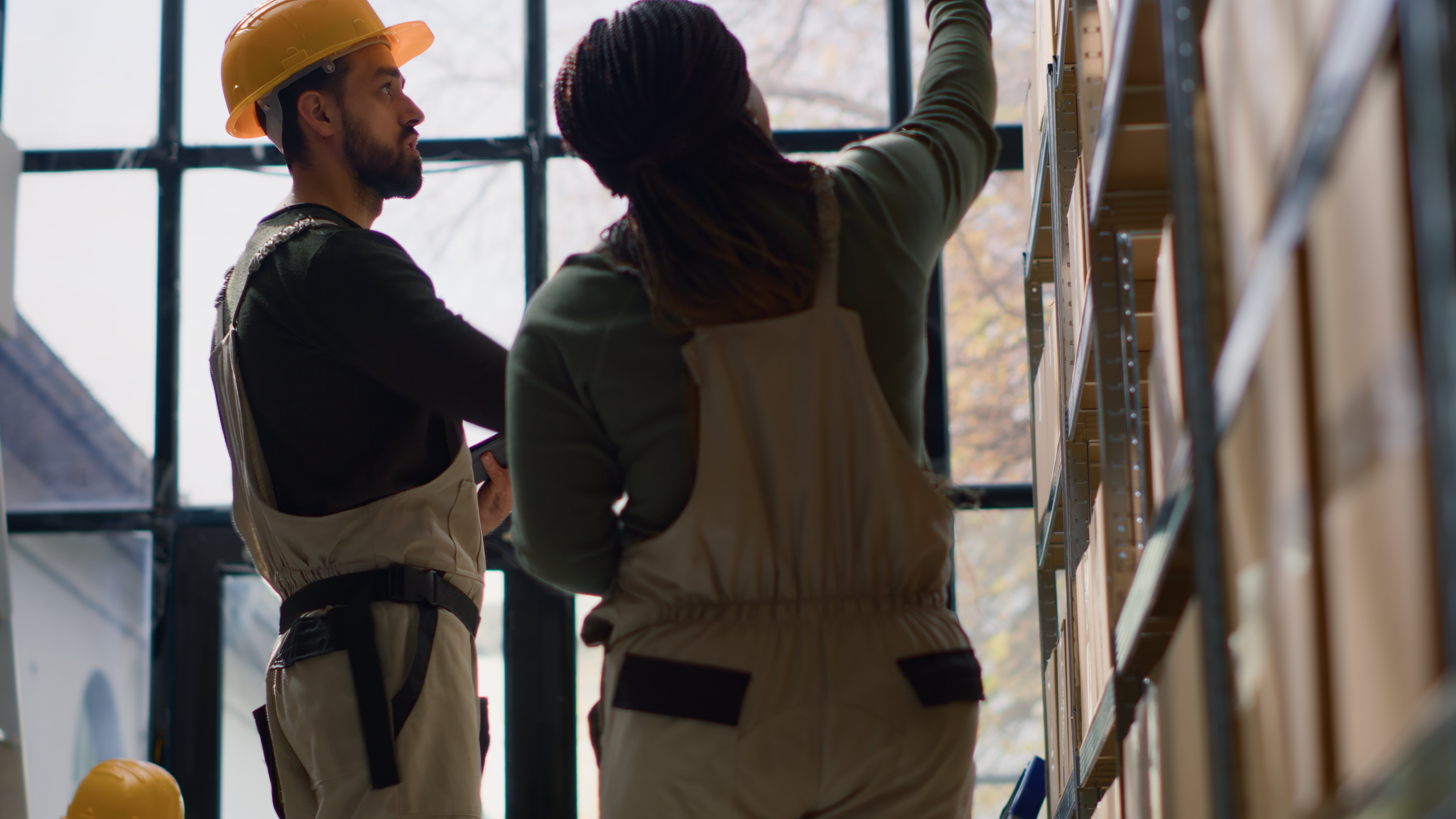 experts-check-warehouse-inventory